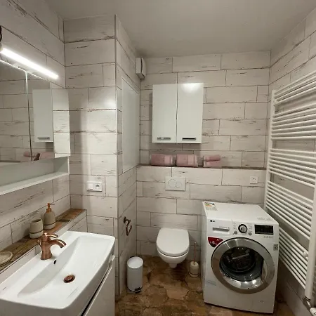 Modern And Quiet With Air Conditioning And Private Parking Apartment Kosice