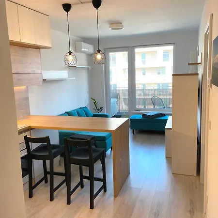 Designer Near Old Town With Ac, Private Parking, Loggia Appartamento