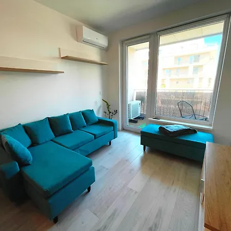 Designer Apt Near Old Town With Ac, Private Parking, Loggia Appartement *