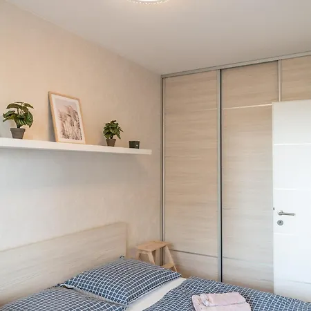 Appartamento Designer Near Old Town With Ac, Private Parking, Loggia *