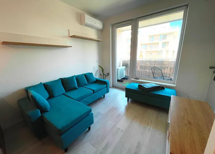 Designer Apt Near Old Town With Ac, Private Parking, Loggia Appartement *